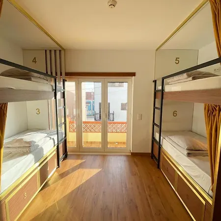 33hostel - Solo Traveller 18 To 35 Only Albergue