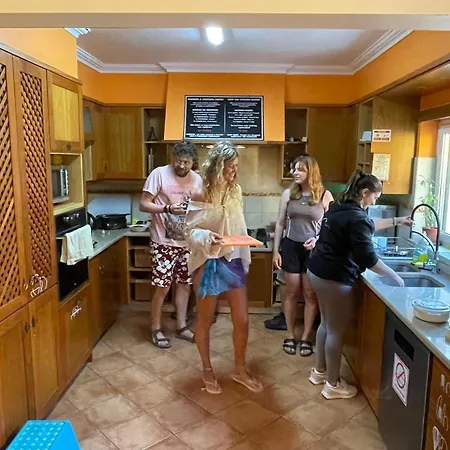 33 - Youth 18 To 35 Only Vandrarhem Baleal