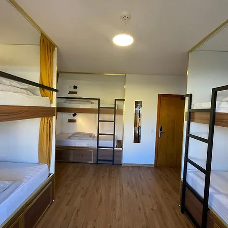 Vandrarhem 33 - Youth 18 To 35 Only *