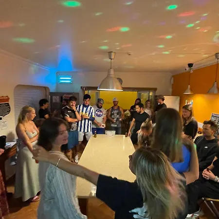 33Hostel - Solo Traveller 18 To 35 Only *