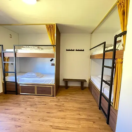 33Hostel - Solo Traveller 18 To 35 Only