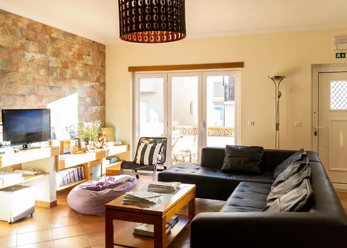 33Hostel - Solo Traveller 18 To 35 Only *