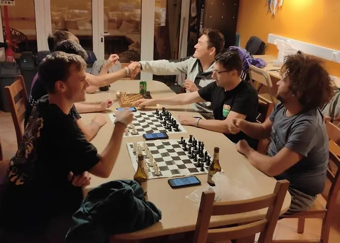 33 - Youth 18 To 35 Only Hostel Baleal