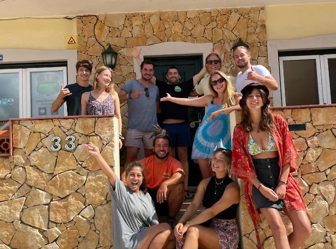 33 - Youth 18 To 35 Only Hostel Baleal