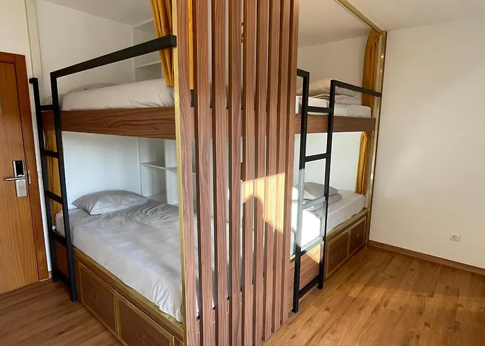 33Hostel - Solo Traveller 18 To 35 Only Baleal