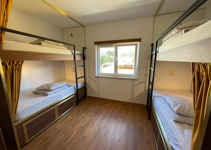 Hostel 33 Hostel *