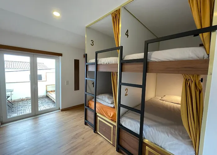 Hostel 33Hostel - Solo Traveller 18 To 35 Only Baleal