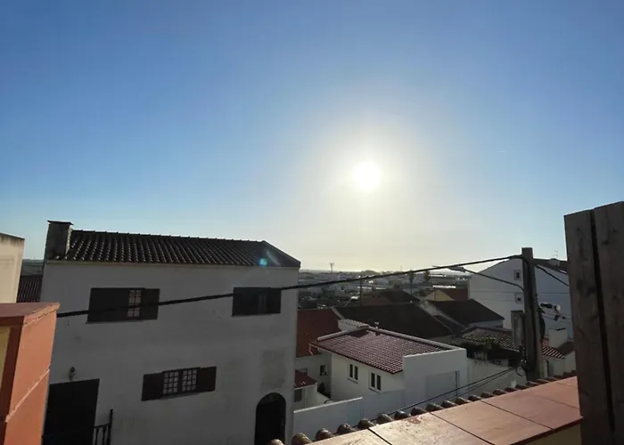 33Hostel - Solo Traveller 18 To 35 Only * Baleal