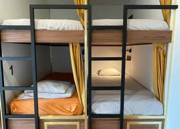 Hostel 33Hostel - Solo Traveller 18 To 35 Only Baleal