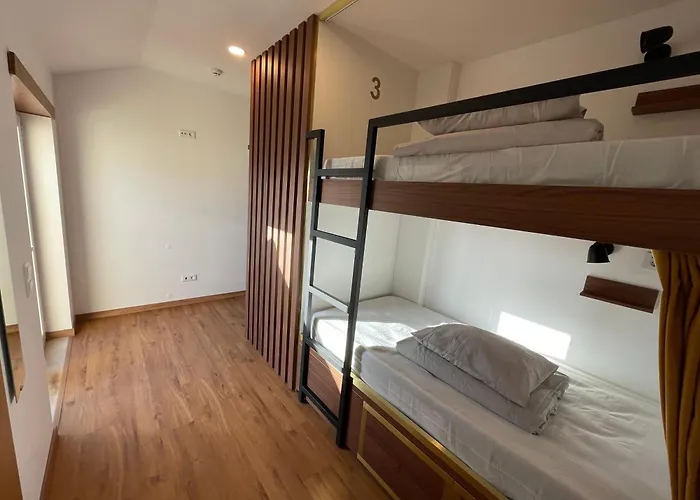 33Hostel - Solo Traveller 18 To 35 Only * Baleal