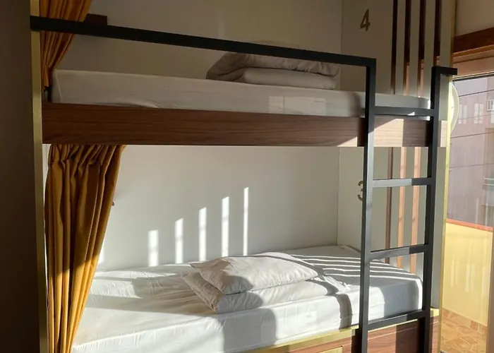 33Hostel - Solo Traveller 18 To 35 Only Baleal