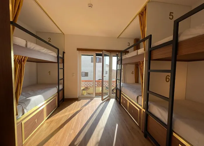 33Hostel - Solo Traveller 18 To 35 Only * Baleal