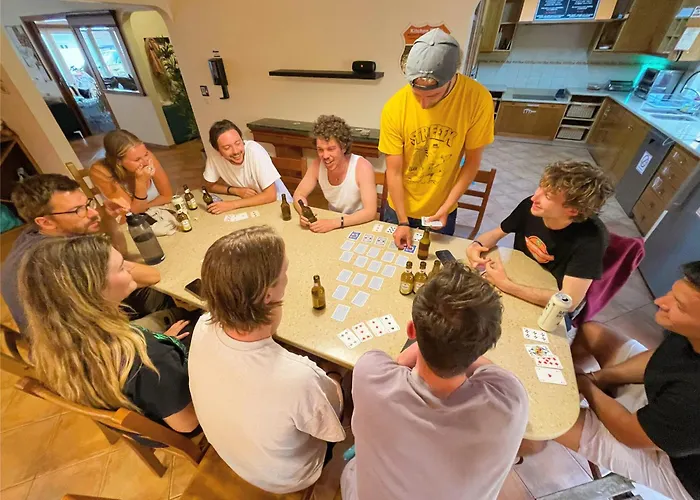 33Hostel - Solo Traveller 18 To 35 Only Baleal