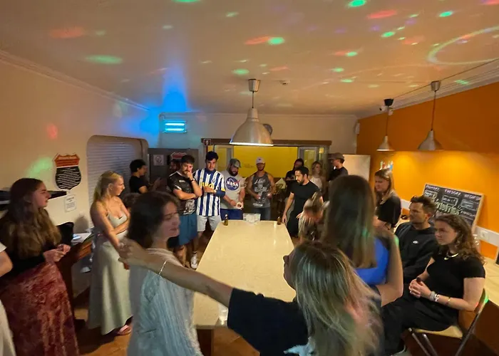 33Hostel - Solo Traveller 18 To 35 Only *